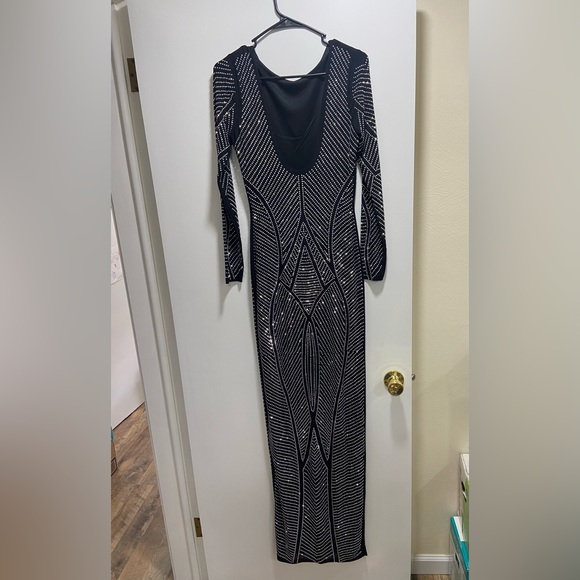 Black and Gem Long Dress. Size Large. Perfect for New Years Eve - Picture 3 of 6
